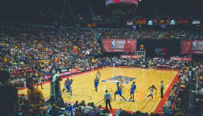 bbin集团-体育圈奇闻三连，热火备战CBA、鹈鹕清晨复出、西汉姆止颓
